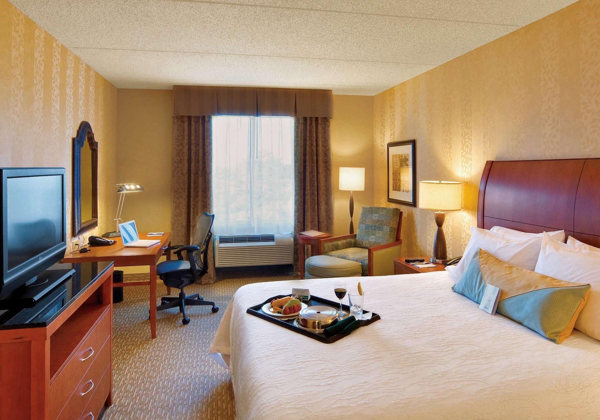 Hilton Garden Inn Lakewood Exteriör bild