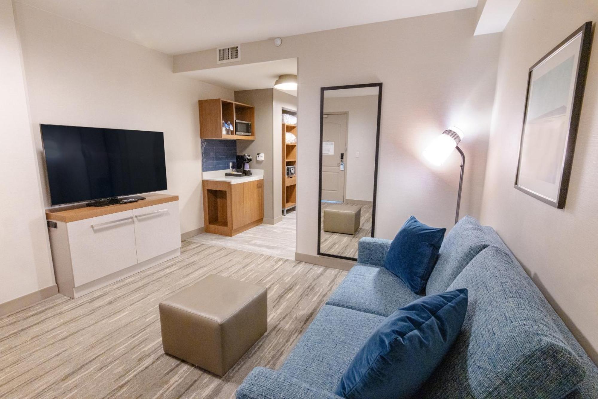 Hilton Garden Inn Lakewood Exteriör bild