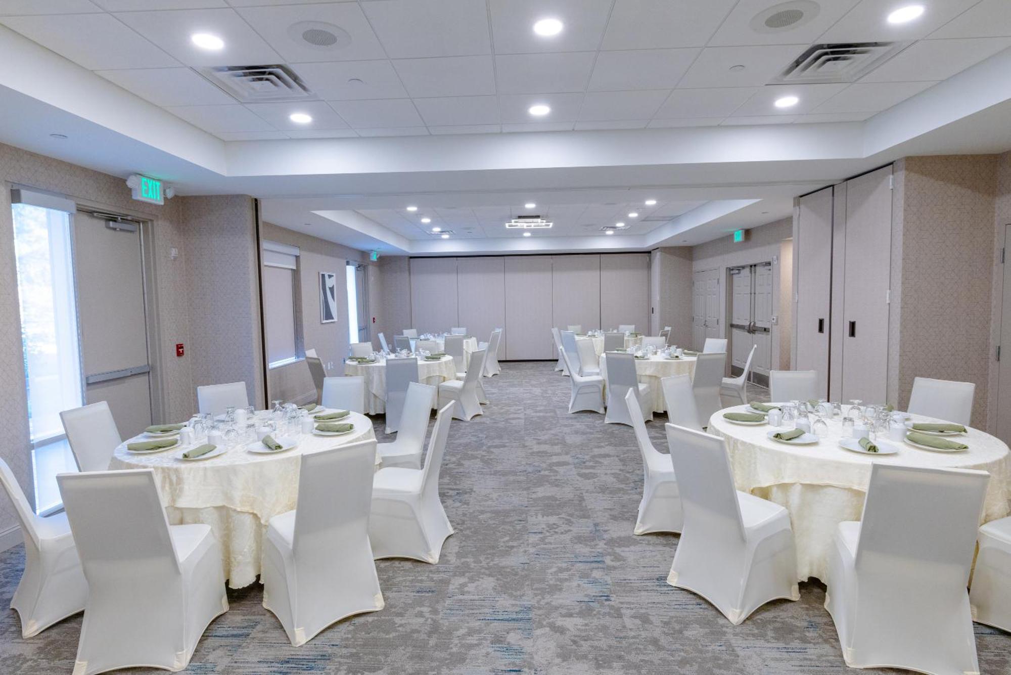 Hilton Garden Inn Lakewood Exteriör bild