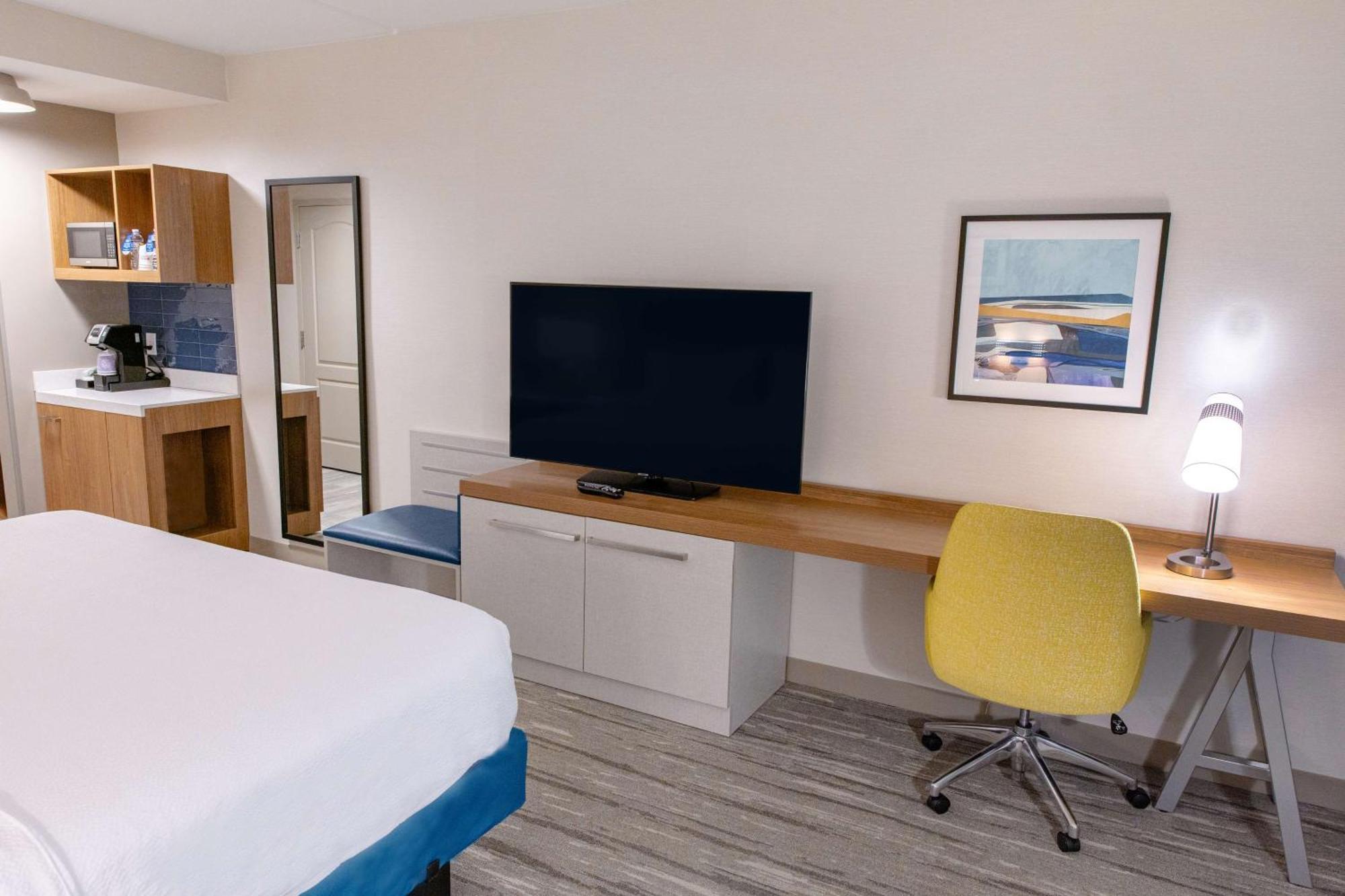 Hilton Garden Inn Lakewood Exteriör bild